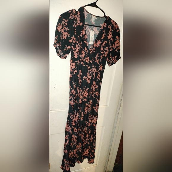 Target Dresses & Skirts - Target Black and Pink Floral Long Sleeve Dress
